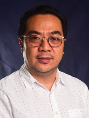 dr. Devi Mandagi, Sp.M