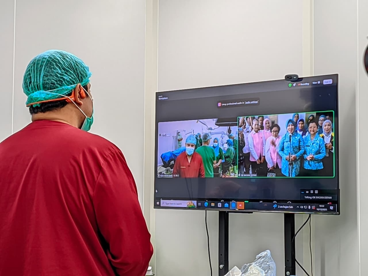 Picture Baksos Operasi Katarak dalam rangka Hari Ibu ke-97